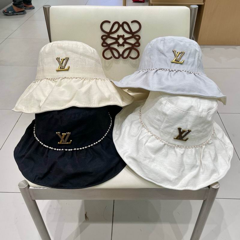 LV hat 062707